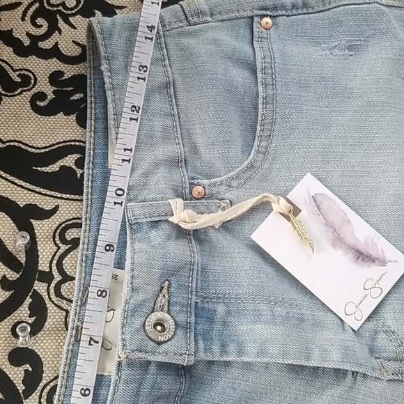 Jessica Simpson Short. - Picture 4 of 7